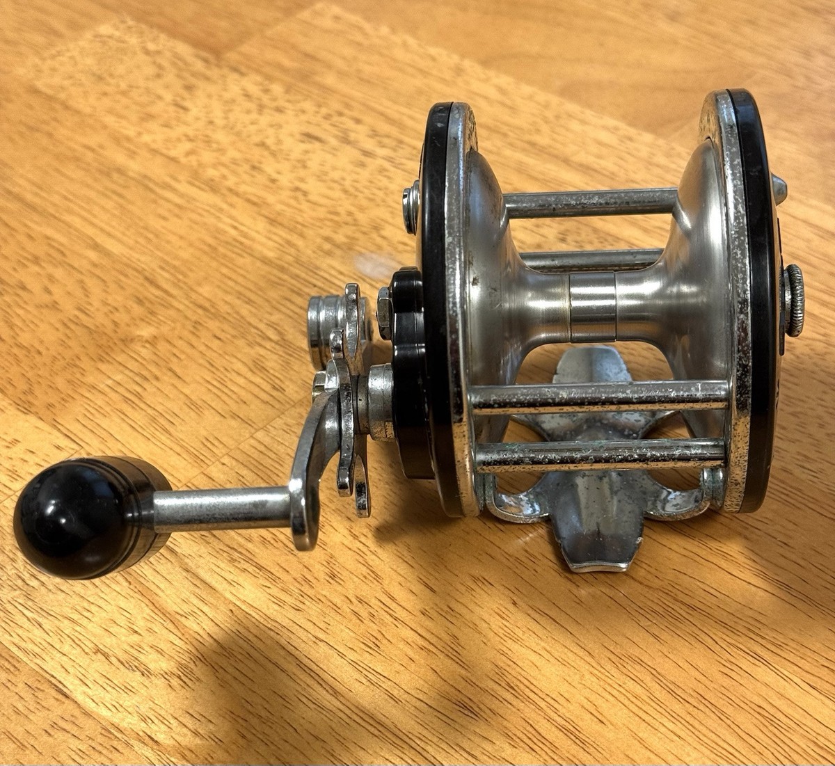 Vintage PENN Long Beach No. 60 Saltwater Fishing Reel Vintage PENN Long Beach No. 60 Saltwater Fishing Reel