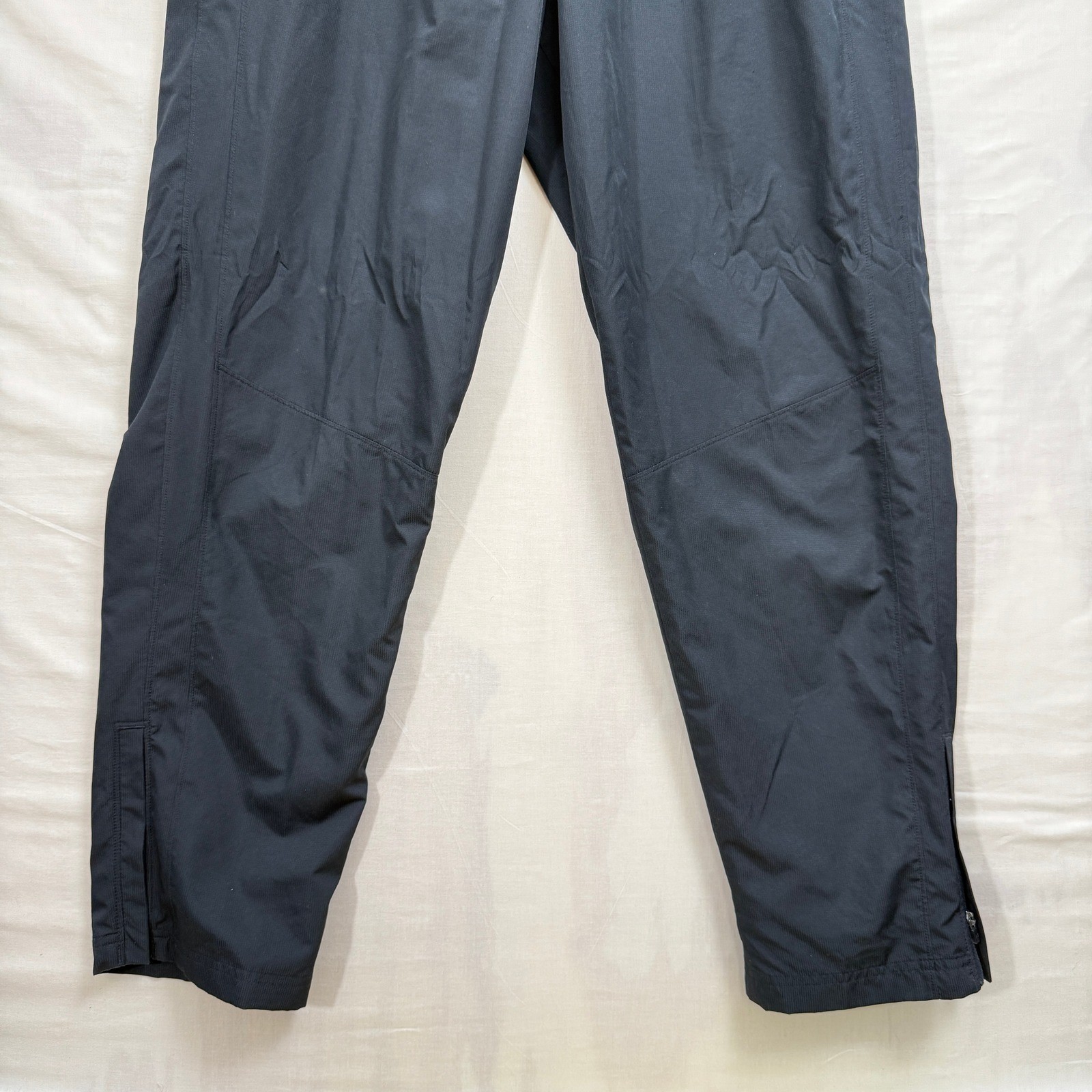 Under Armour HeatGear Mens Large Black Loose Fit Mesh Lined Track Pants thumbnail 2