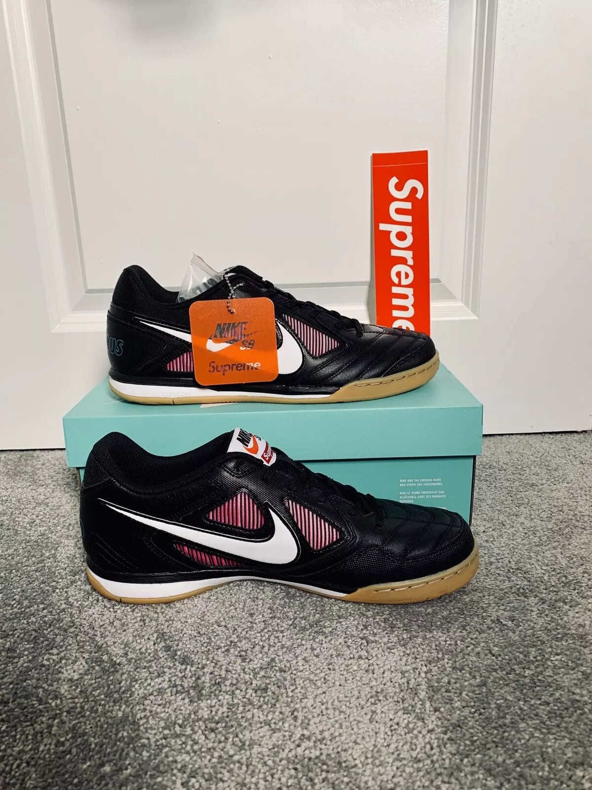 Baskets homme Nike SB GATO DUNK Supreme NOIR TAILLE UK 9 neuves