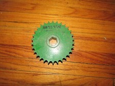 AA26794 JOHN DEERE Fertilizer Transmission Chain Gear Sprocket - 16 & 30 Tooth