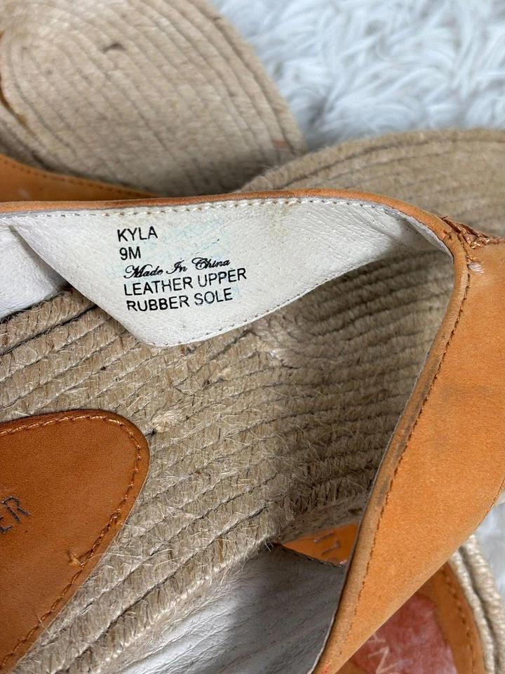 Sandálias Donald J Pliner Shoes femininas tamanho 9M couro marrom KYLA superior espadrille - Imagem 4 de 4