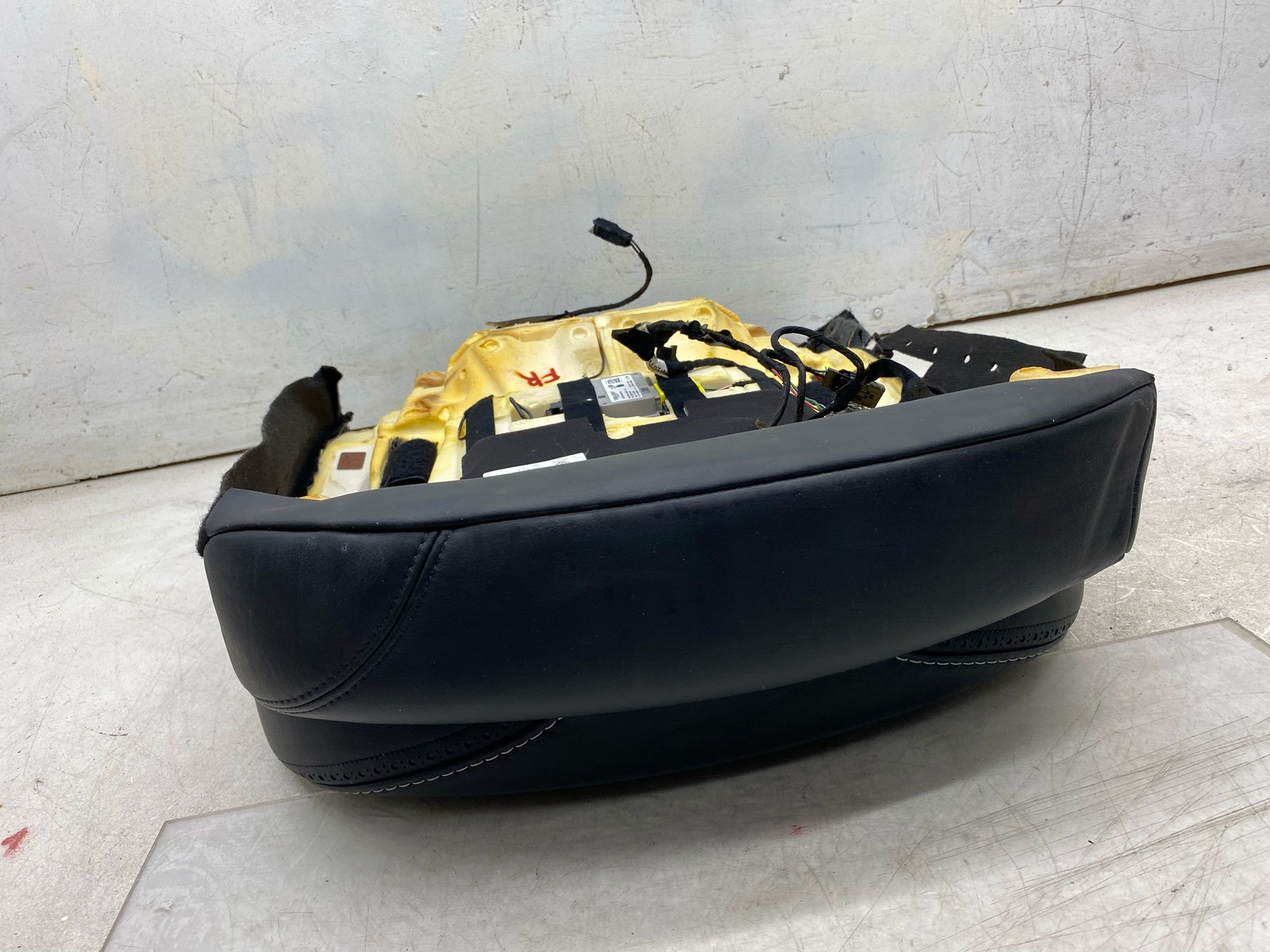 2020-2025 ASTON MARTIN DBX FRONT RIGHT PASS LOWER HEATED & VENTED SEAT CUSHION