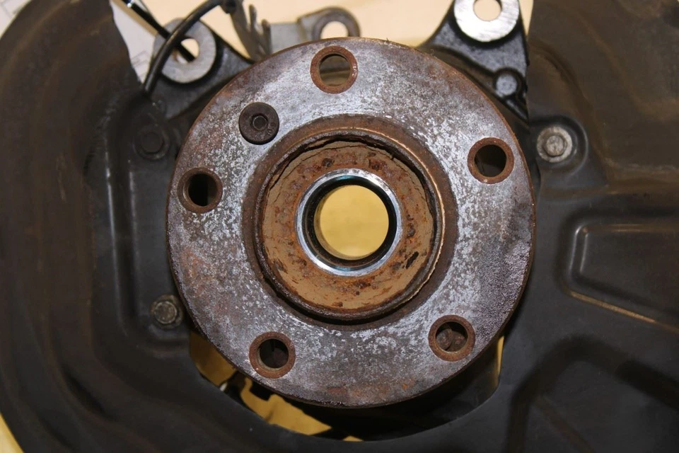 BMW X3 xDrive28i 2011-17 buje de nudillo de husillo delantero izquierdo del lado del conductor 31216855953 Foto 3 de 4