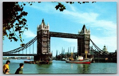 Vintage JOHN HINDE Tower Bridge London Ship Thames River Postcard 1960s D254