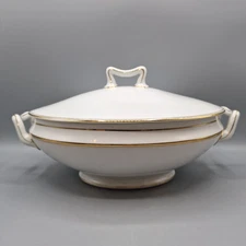 Vintage Oval Covered Serving Dish Tureen White w/ Gold Trim Handles Elegant 8992