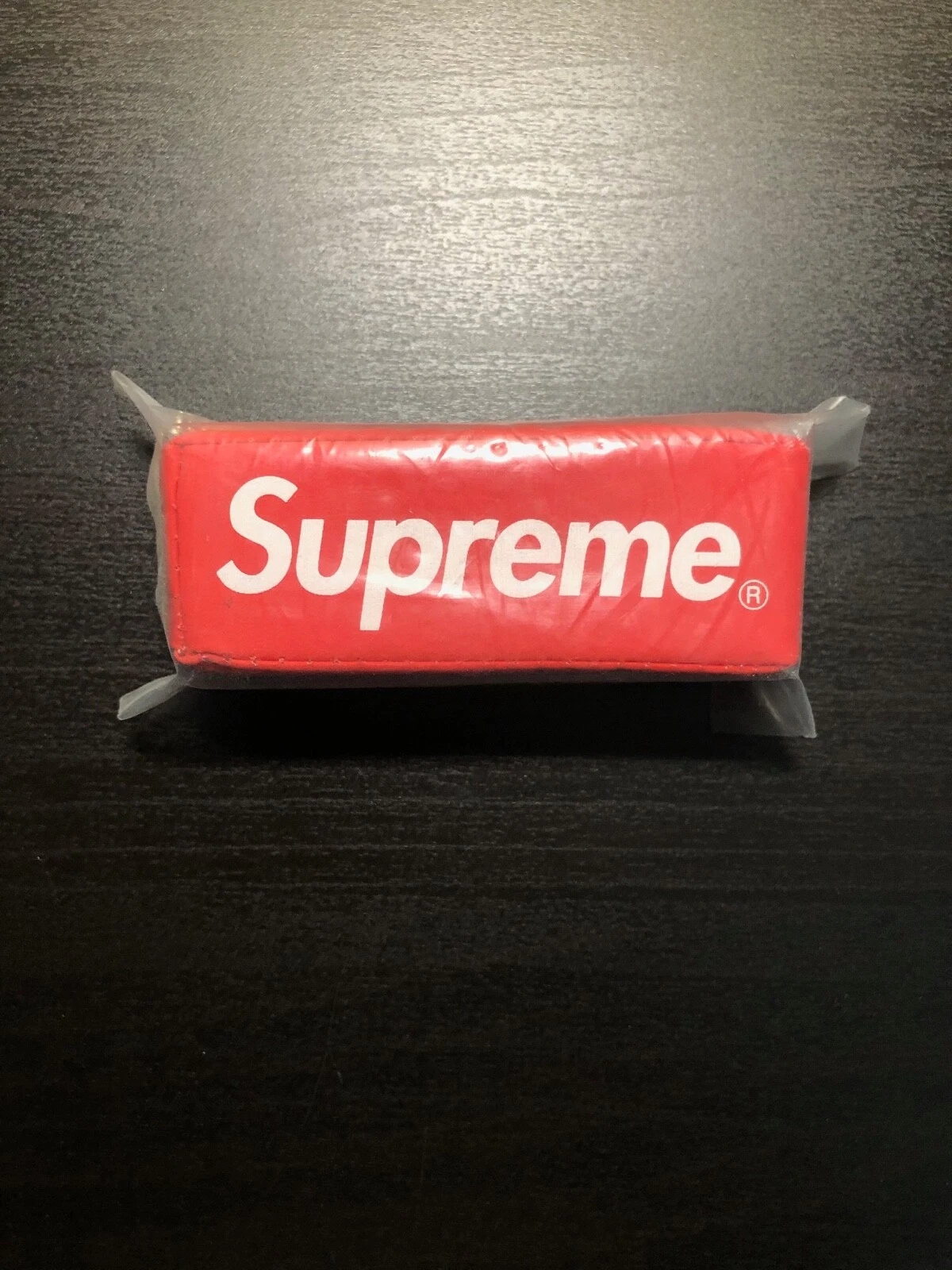 Porte clés réfléchissant logo boîte rouge suprême FW08 boîte logo 