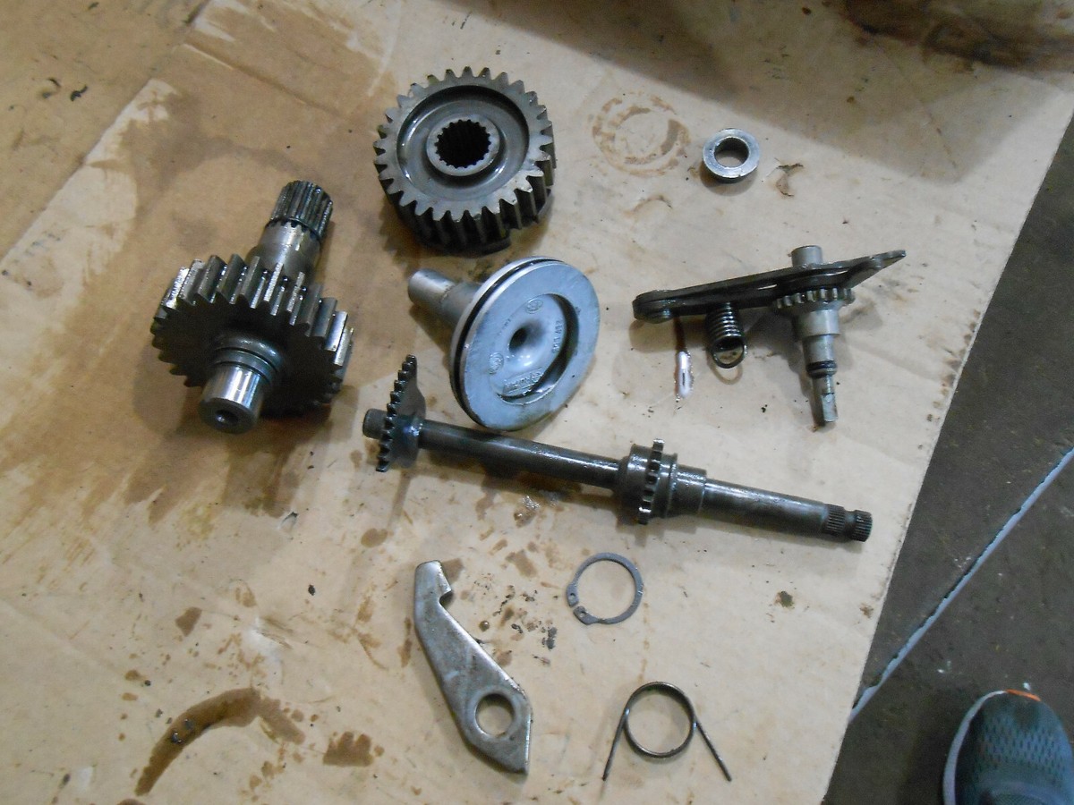 Bombardier Traxter 500 atv 2002 02 gear shifter shift shaft gear