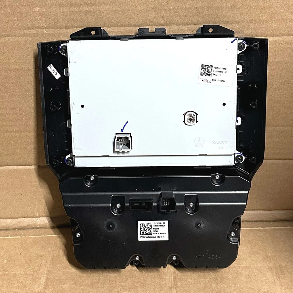 Nuevo OEM 2022-2024 Dodge Ram Navegación Centro Pila 8.4" Pantalla Táctil Radio Foto 2 de 4