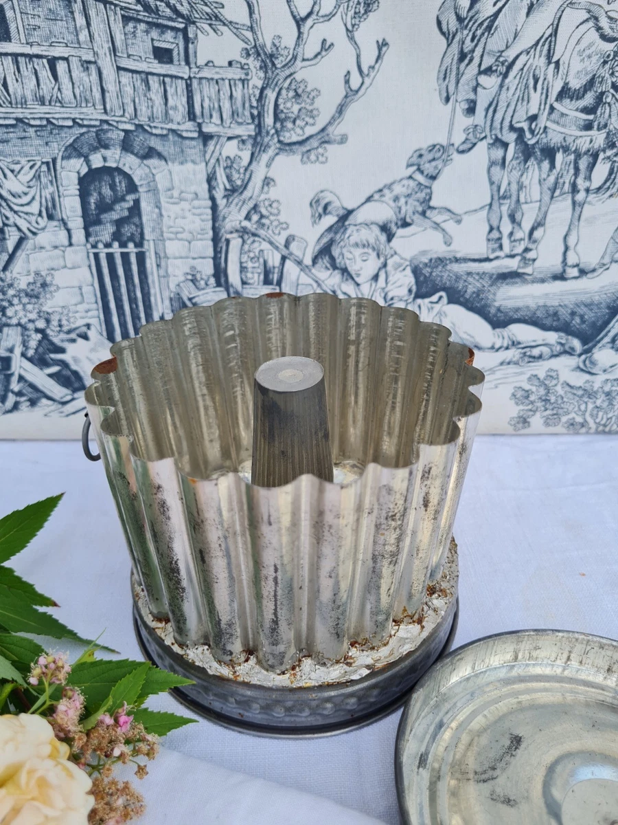 Lot De 14 Moules Anciens Métal - Glace, Sorbet, Madeleine, Gâteaux - Vintage