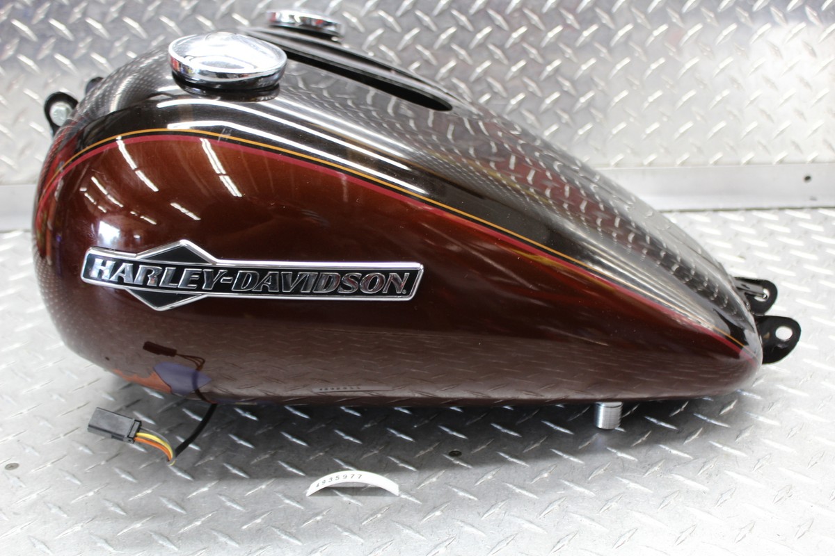 2011 HARLEY-DAVIDSON DYNA SUPER GLIDE CUSTOM EFI FXDCI GAS TANK