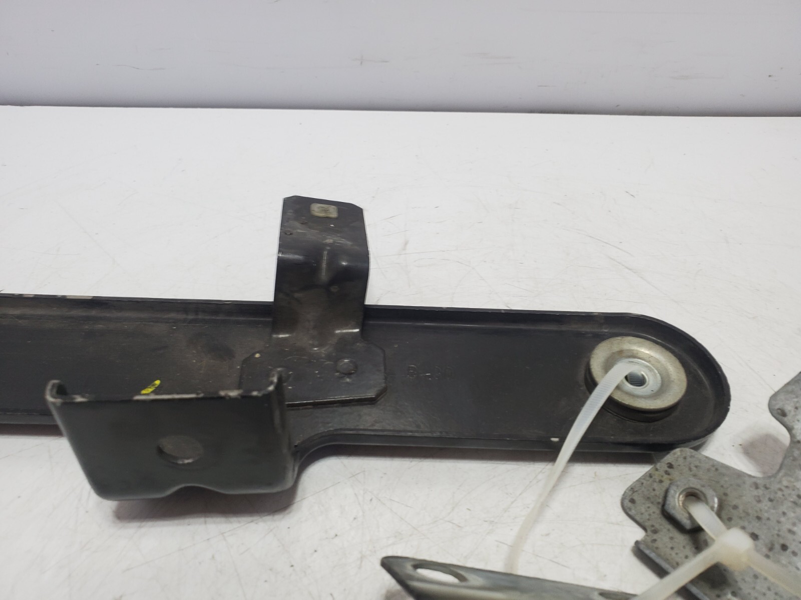 ✅ 14-19 OEM Maserati Ghibli M157 3.0L Front Left Intercooler Bracket Holder