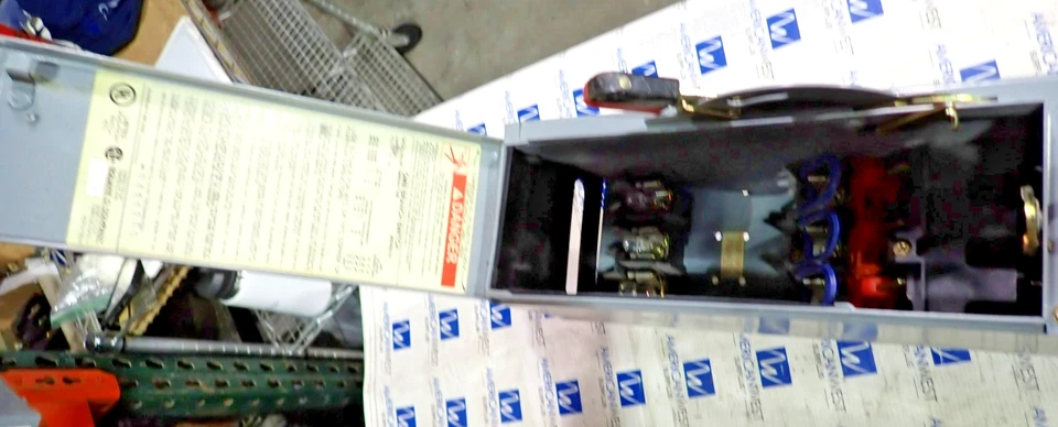 Interruptor de montagem em painel SQUARE D QMB361TWR 30 amp 3 pólos 600v TWIN FUSED PM1155 - Imagem 4 de 4