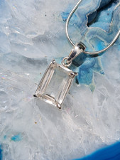 Geschenkset: Edler Bergkristall Anhänger plus Silberkette   (A25)