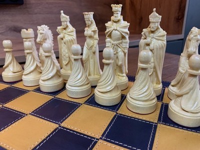Handmade Wooden Chess Set with Luxury Chess Pieces