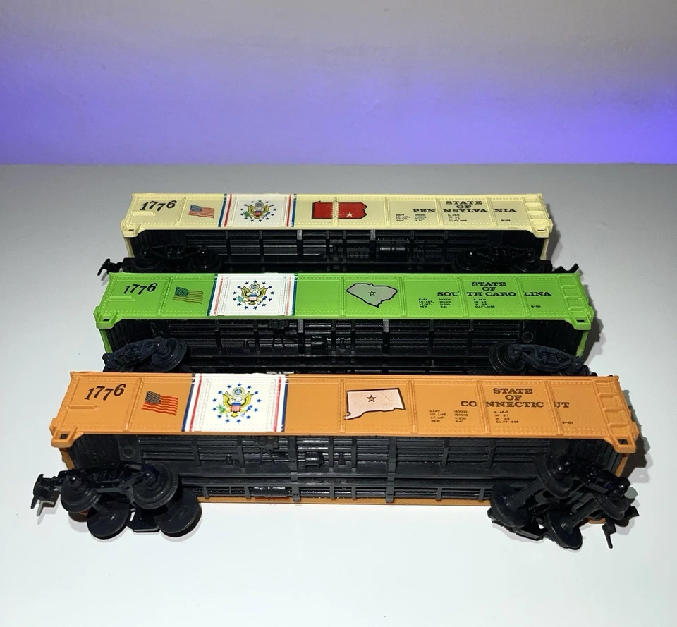 Bicentennial Series HO scale Gondolas: 1776 Pennsylvania, Connecticut & SC - Image 3 of 4
