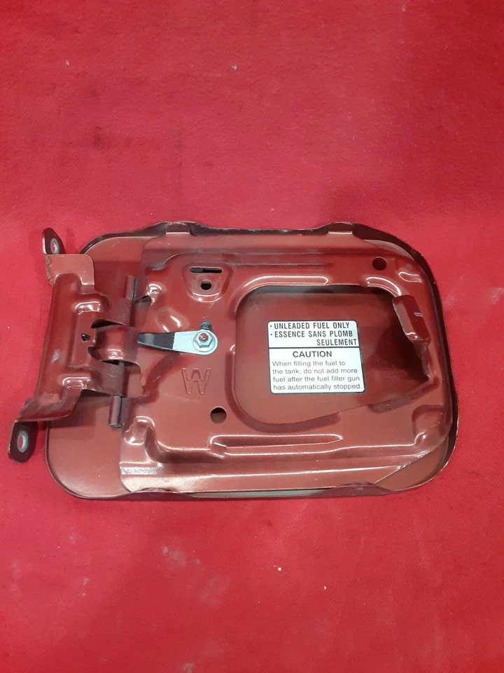 Subaru Outback Legacy 2003 combustible gasolina tapa de puerta rojo borgoña Foto 4 de 4