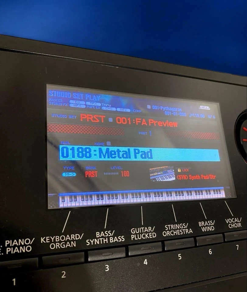 ROLAND FA 08 88 key keyboard synthesizer Tested/working - Image 3 of 4