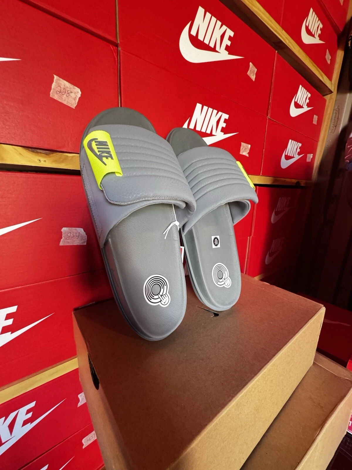 Taglia 11 Nike Offcourt Adjust Slide Cool Grey Cool Grey volt