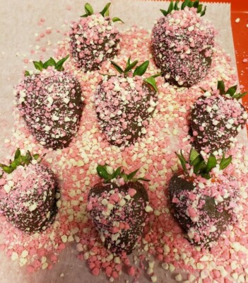 ECLAIR short cake crunch Ice Cream cake Topping Sprinkles STRAWBERRY crunchies