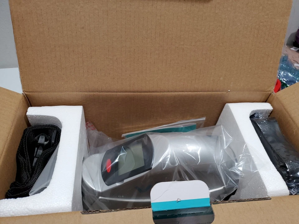 Pedal Exercitador Portátil Vive - Prata novo na caixa no varejo por US$ 79 @ Walmart - Imagem 3 de 4