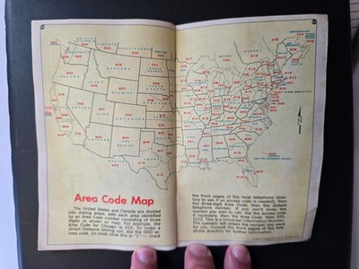 Vintage ''Discover America'' Pocket Road Atlas & Trip Expense Record - A Glimpse i