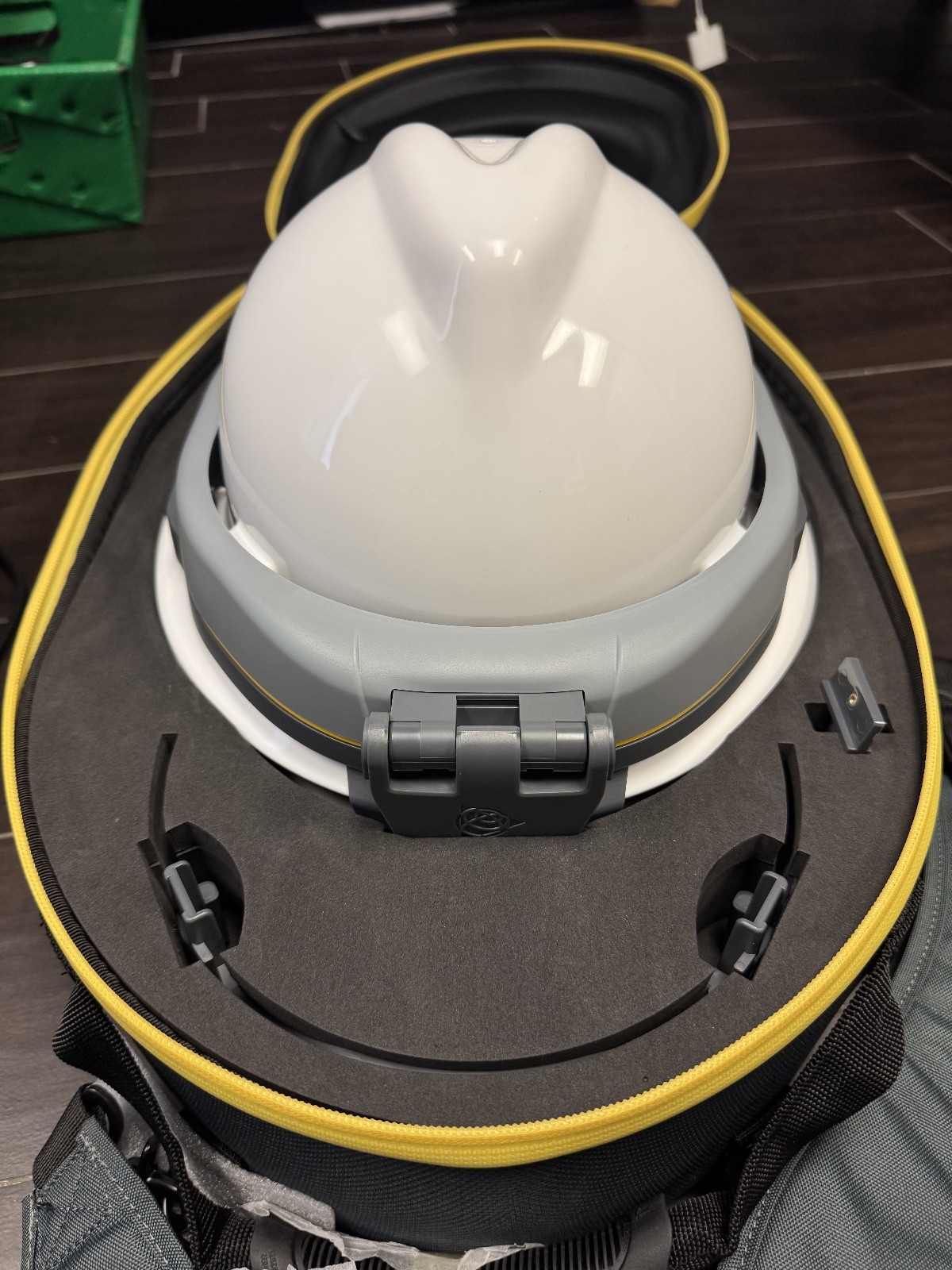 Trimble XR10 mobiWAN_TR Mobilus HoloLens 2 Full Brim Hardhat w/ mobiWAN & Case