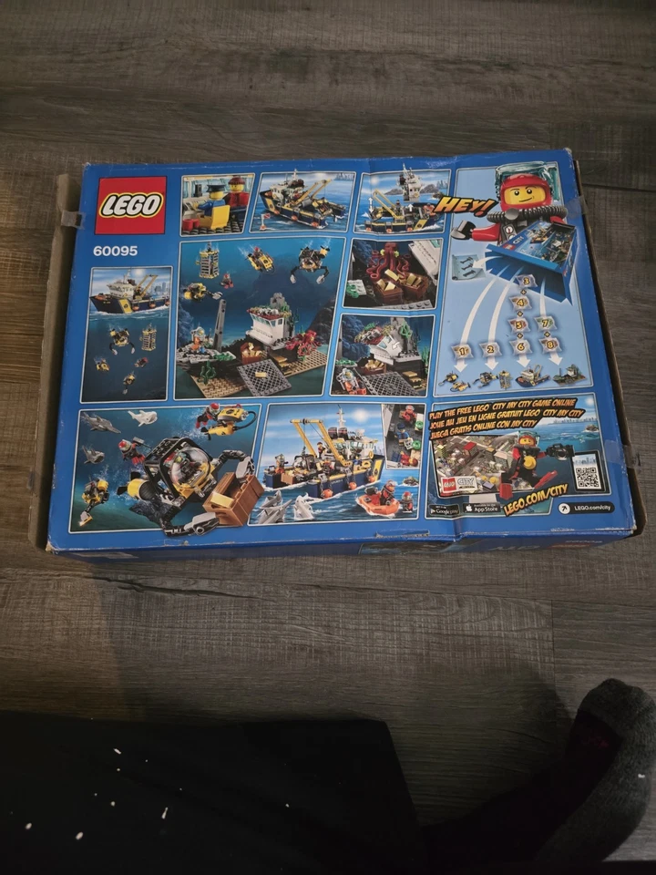 LEGO City: Deep Sea Exploration Vessel (60095) Foto 2 de 2
