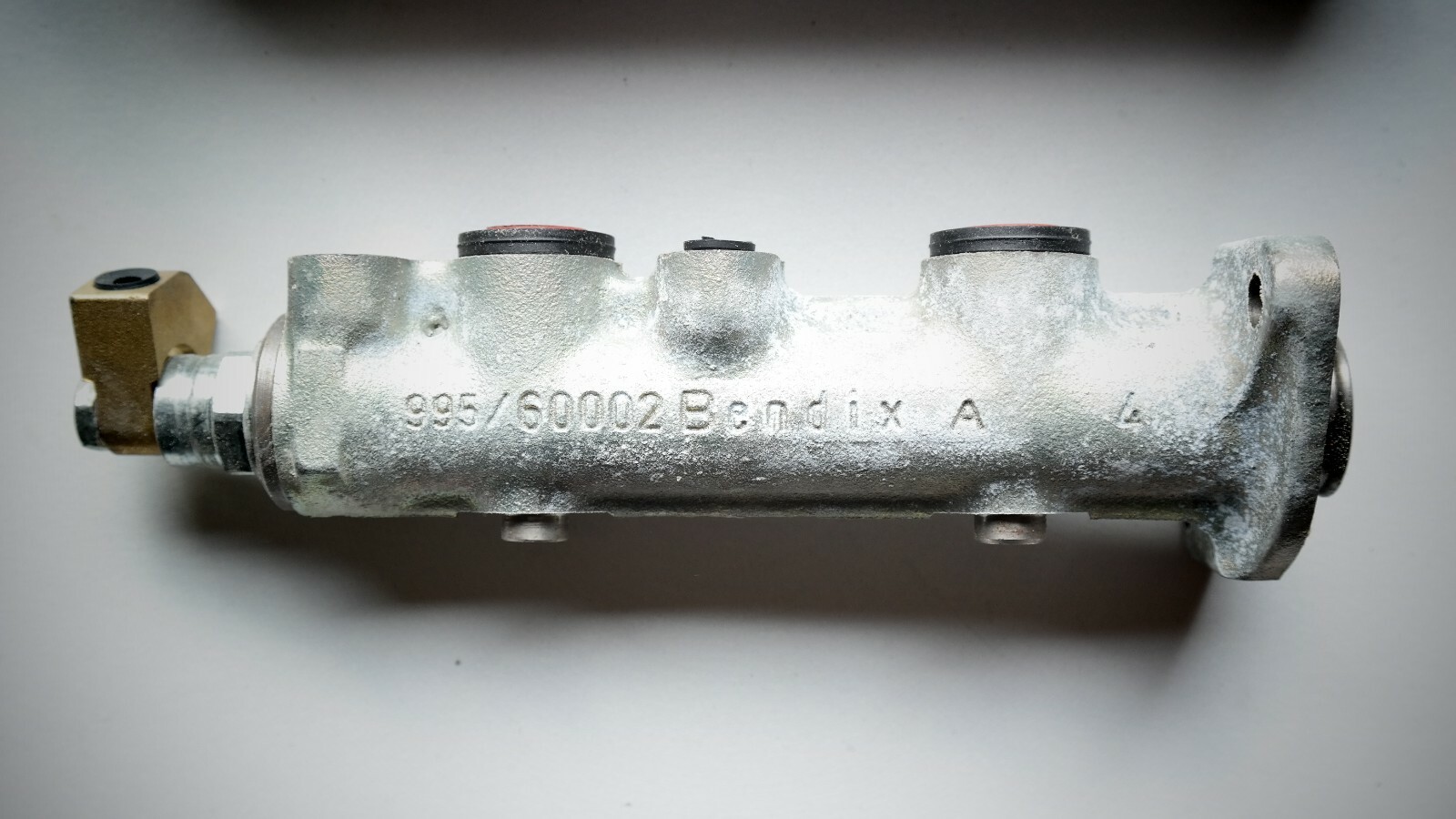 Réparer le freinage de Lancia Delta I avec le maître-cylindre Bendix 793234