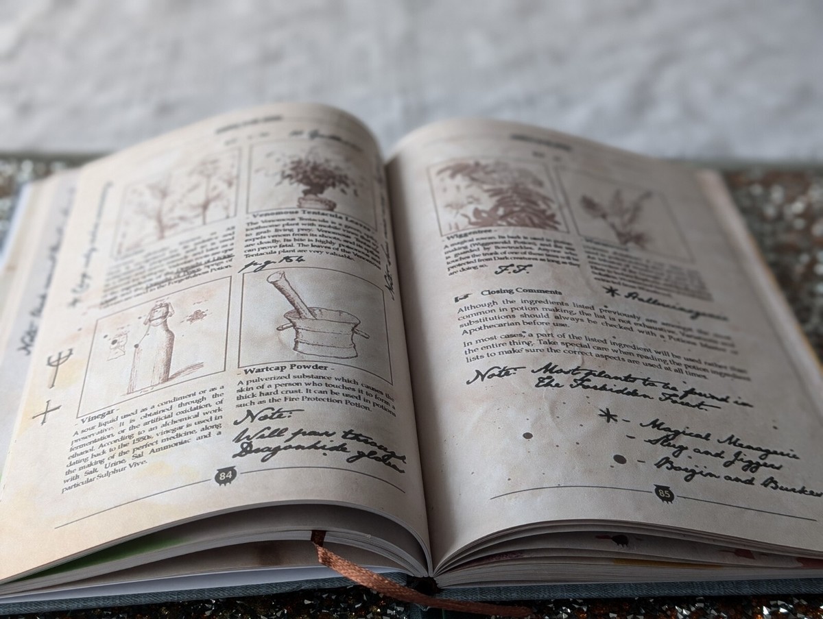 Harry Potter Half-Blood Prince – Advanced Potion-Making Book | Buy In Riga - Foto 2