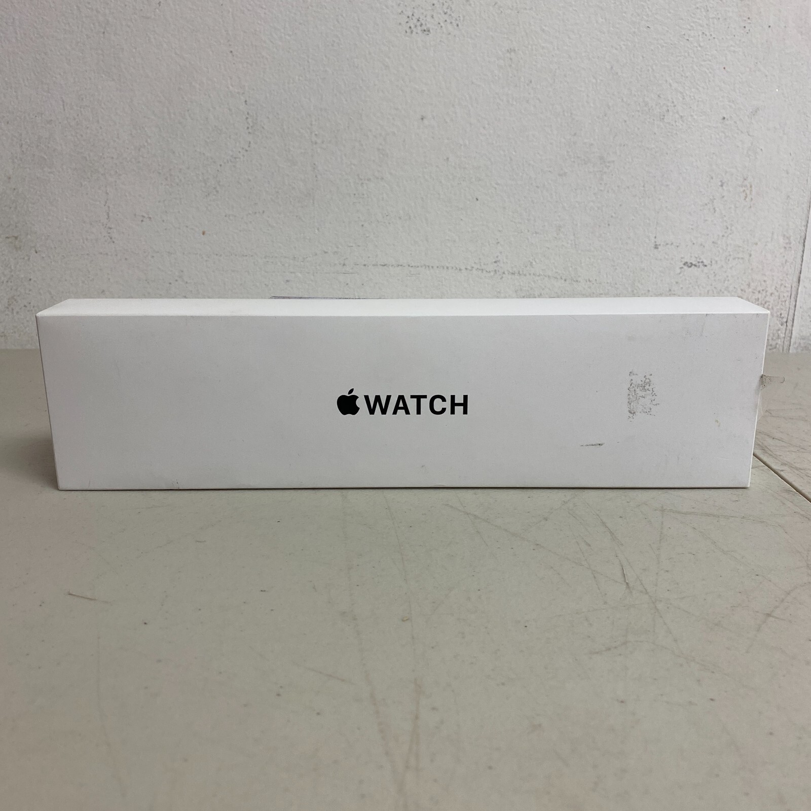Apple Watch SE (1st Gen) GPS, 40mm Silver Aluminum Case w Abyss Blue Sport Band-image