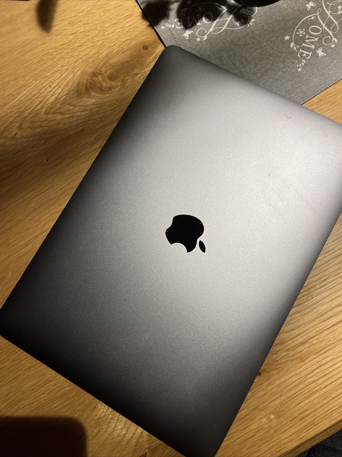 Apple MacBook Air 13 Zoll (256GB SSD, M1, 8GB) Laptop Space Grau