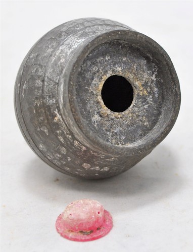 Vintage Iron Metal Small Salt & Pepper Shaker Original Old Hand Crafted - Picture 6 of 6
