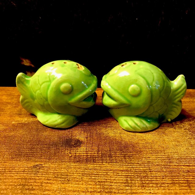 Vintage Ceramic Green Fish Salt And Pepper Shaker Set No Stoppers eBay