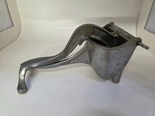 Vintage Wear-Ever Cast Aluminum Hand Citrus Juicer Squeezer Made in USA