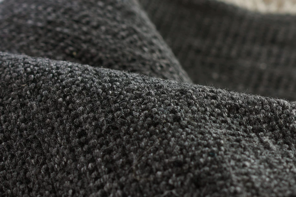 Alfombra P.E.T reciclada Momeni Cove, carbón, 5' X 8' (CV-01) Foto 4 de 4