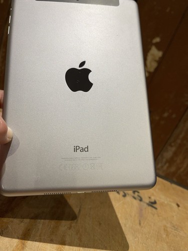 Apple iPad Mini 3 Wi-Fi Cellular 16GB Silver A1600 - Picture 16 of 17