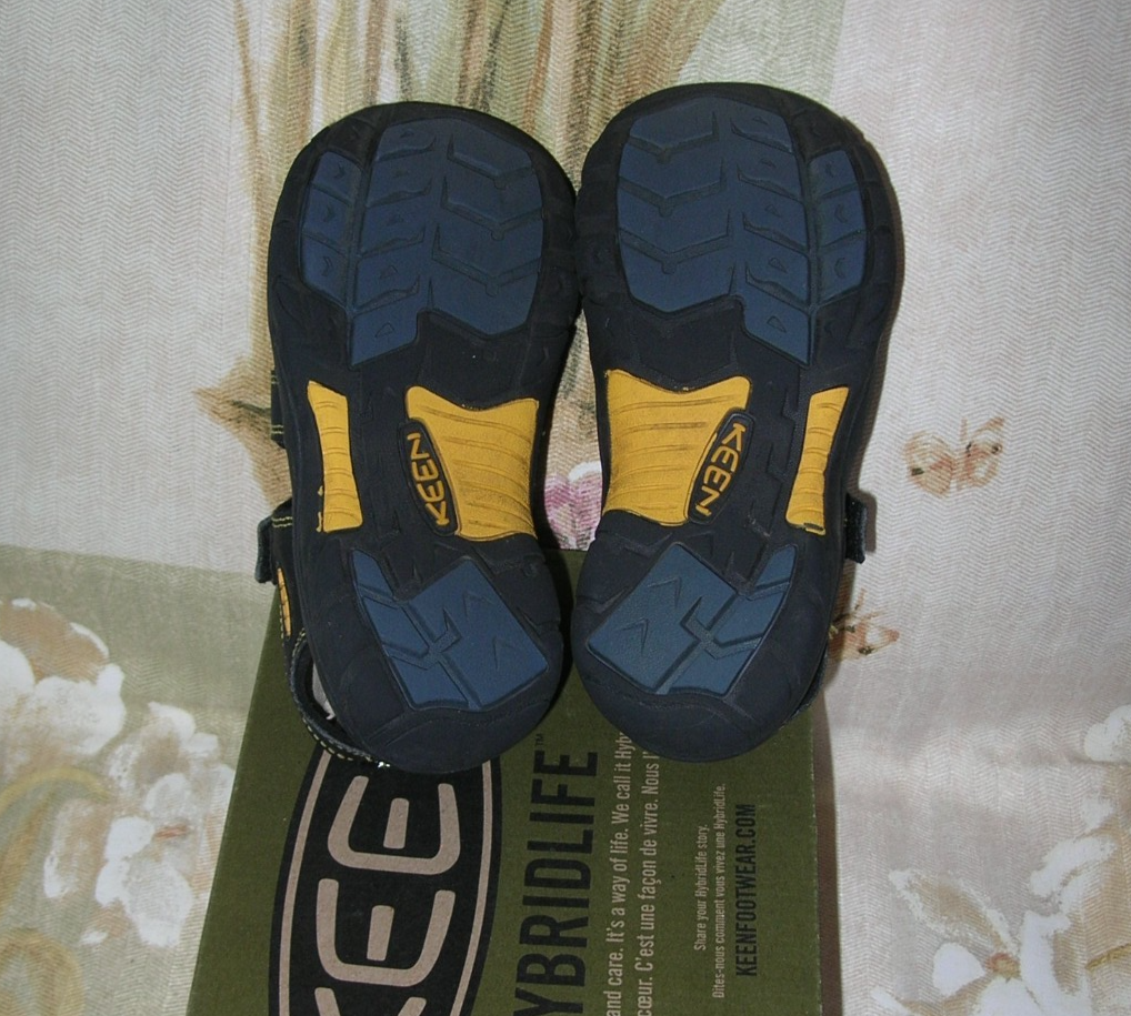 NUOVI CON SCATOLA KEEN NEWPORT 1006513 NERI GIOVANI US 2 SANDALI SCARPE EU 34 UK 1 CM 21