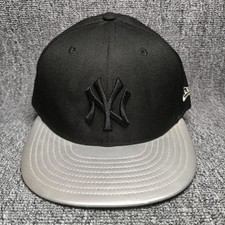 New Era 59FIFTY NY Yankees Fitted Hat Black Silver Brim Size 7 1/2 MLB Cap