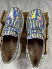 Steve Madden Silver Holo Girls Shoes with a Heart Size 4
