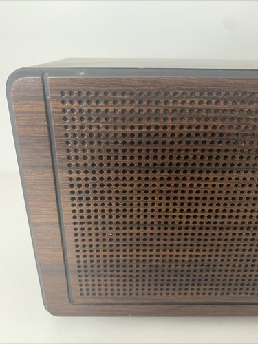 Vintage Cosmo AM FM Table Top Radio Model R-2400 Tested And WORKS! - Picture 2 of 11