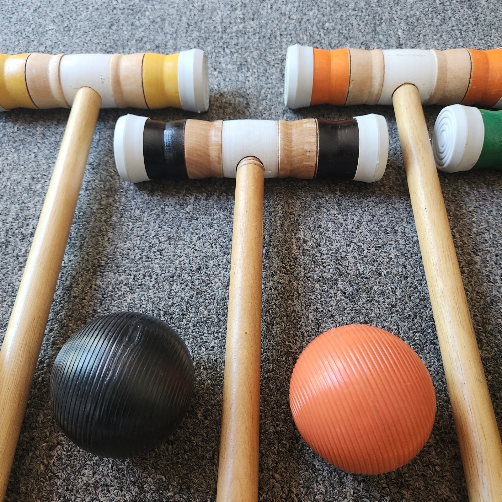 Croquet Set 6 Player, 9 Wickets 6 Balls 2 Ending Stakes 6 Mallet Tops