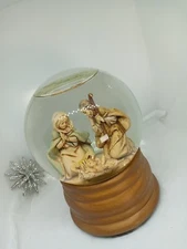 Vtg. Roman Inc 1989 Genuine Fontanini Figures Glitter Dome Holy Family Music Box
