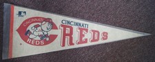 VINTAGE 1970s CINCINNATI REDS Full Size Felt Pennant