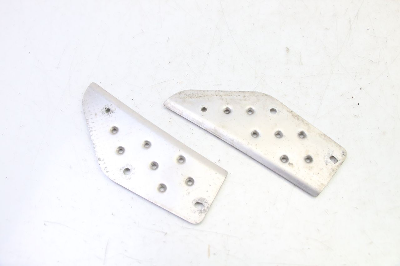 TAPA REPOSAPIES GOMMA - YAMAHA BW'S 100 (1999 - 2002)