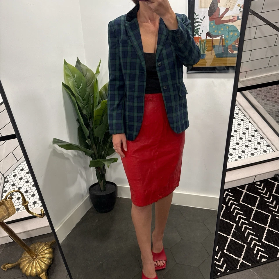 Hermosa falda lápiz vintage de cuero rojo Foto 3 de 4