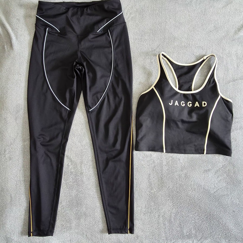 Jaggad Women’s Black 2pc Activewear Set -Leggings M & Scoop Neck Sports Bra L