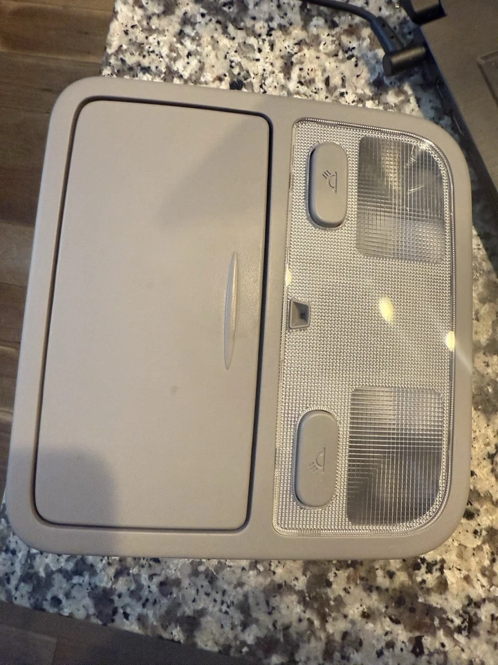 06 07 08 09 10 Kia Optima Overhead Map Light Console  Part No. 92800-2GXXX GRAY — 第 2/4 张图片