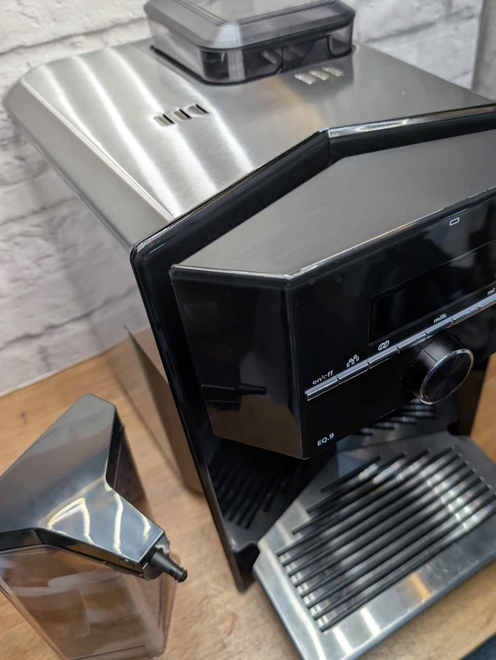 Siemens EQ.9 s300 Fully Automatic Bean To Cup  Coffee Machine - TI923309GB/21 - Image 3 of 4