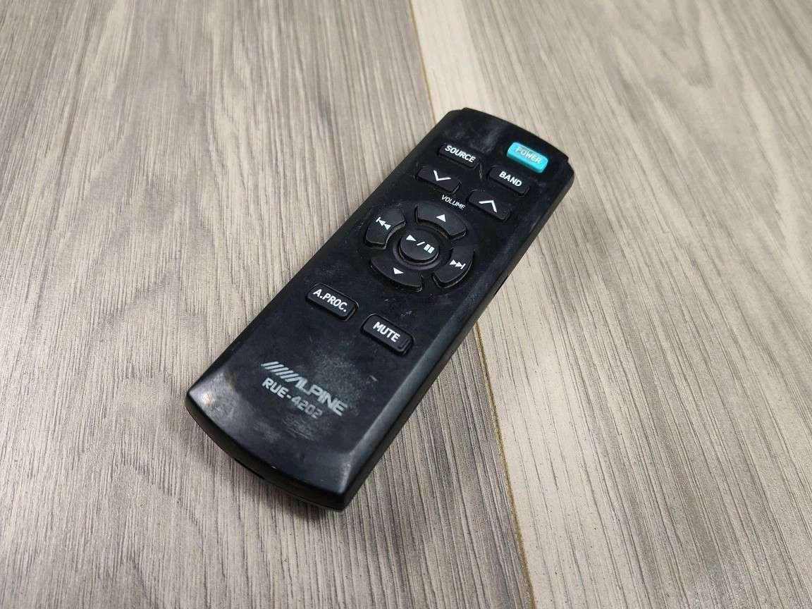 Original Alpine RUE-4202 Remote For Car Audio Player