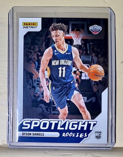 Dyson Daniels 2022-23 Panini NBA #8 Spotlight Rookies Card 1/965 - Foto 1 di 2